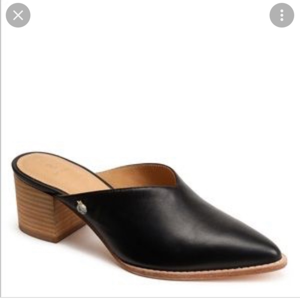 Bill Blass Black Taj Pointed Toe Mule - Sz 7